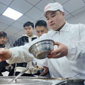 菜单上的“彩排”，舌尖上的关怀